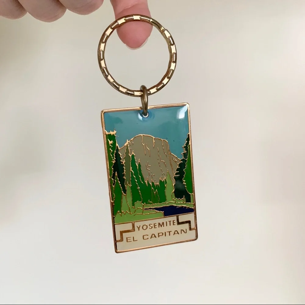 Vintage 90’s Yosemite key chain